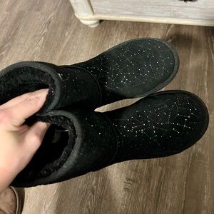 Black Uggs (Web design with rhinestones)